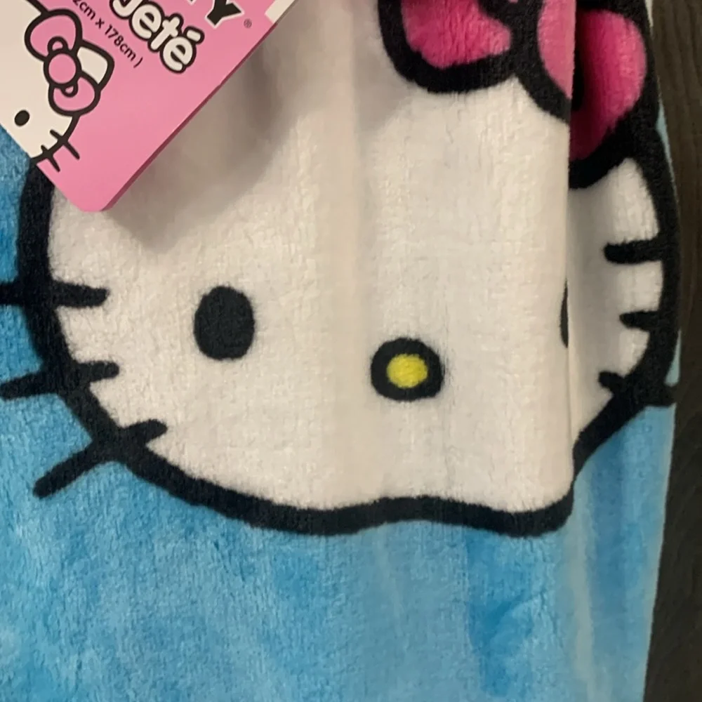 New Hello Kitty & Rainbows Bright Blue Plush 60 x 70 Throw Blanket With Tag